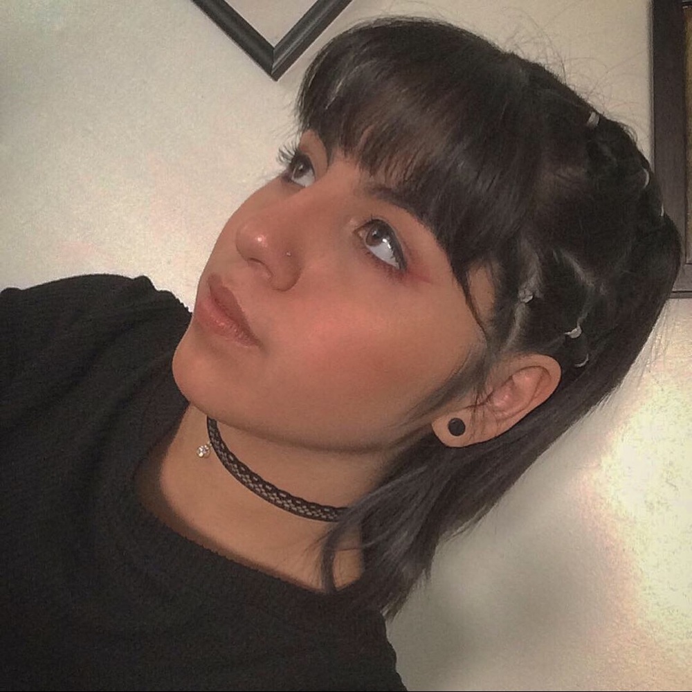 Meet your Posher, Mariely